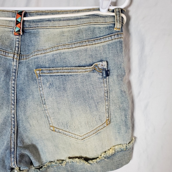 Pilco Women's size 27 The Signature High Rise Short 5 button fly - Picture 6 of 10